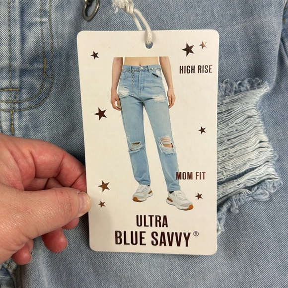 NWT Blue Savy High Rise Mom Fit Light Wash Distressed Jeans - Picture 4 of 9